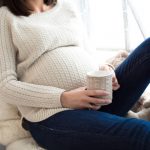 Можно ли пить кофе во 2 триместре беременности и чем грозит злоупотребление напитком